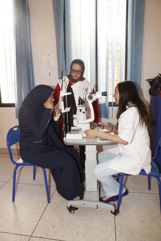 حوالي 500 مستفيد بالأحياء الهامشية من قافلة طبية في طب العيون‎
