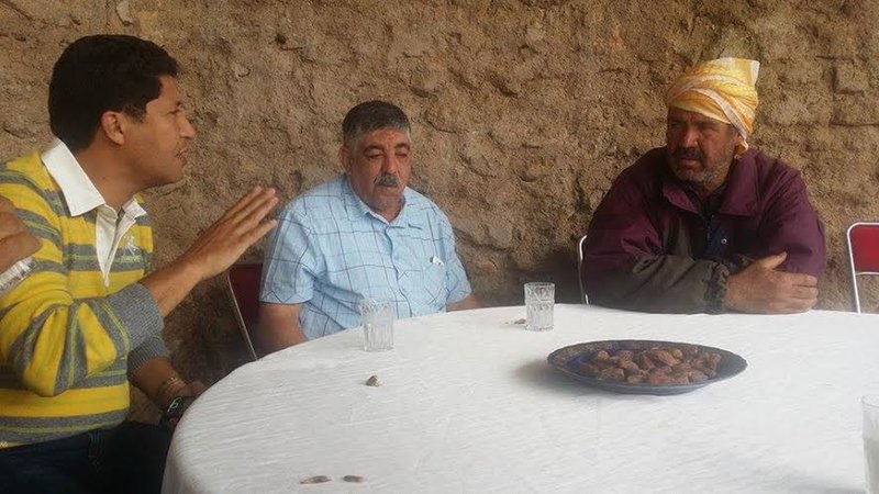 زيارة النائب البرلماني السيد عبد النبي بعوي لعائلات ضحايا وادي العطشان بالجماعة القروية مستفركي‎