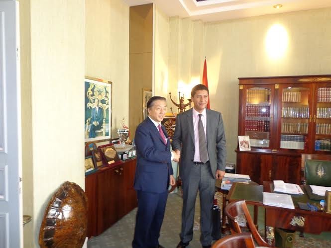 النائب البرلماني عبدالنبي بعوي في زيارة لروسيا مع مفد من رجال الاعمال