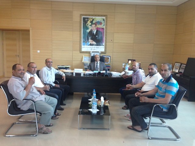 ادريس بوجوالة يعقد جلسة عمل مع أعضاء مكتب جمعية تجار سوق الفلاح