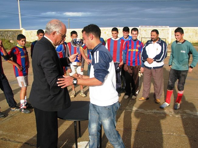 ثانوية تازغين الإعدادية تحتفل بعيد الاستقلال