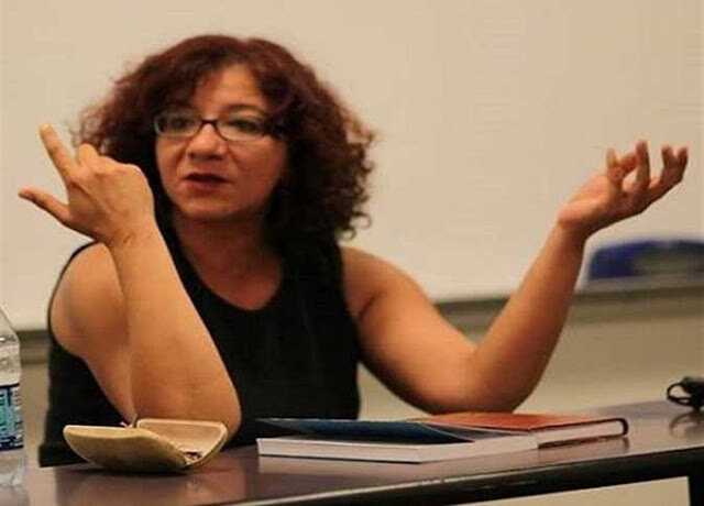 مصر…عزل أستاذة جامعية قالت « إبليس تعرض للظلم.. » ونشرت فيديوهات ترقص فيها وصور لها بالمايوه