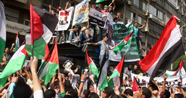 الشعب المصري يواصل ثورته ويحرر مقر السفارة الاسرائيلية بالقاهرة ـ شاهد الفيديوهات