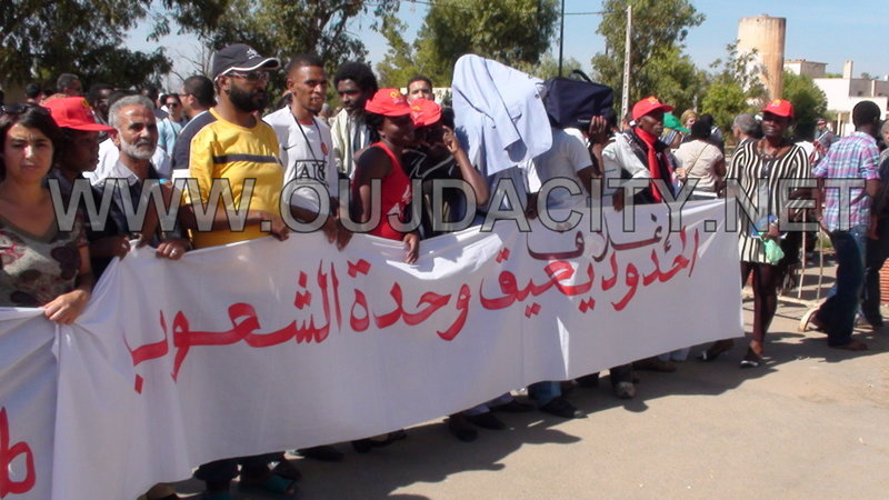 وقفة احتجاجية بالحدود المغربية الجزائرية – VIDEOS