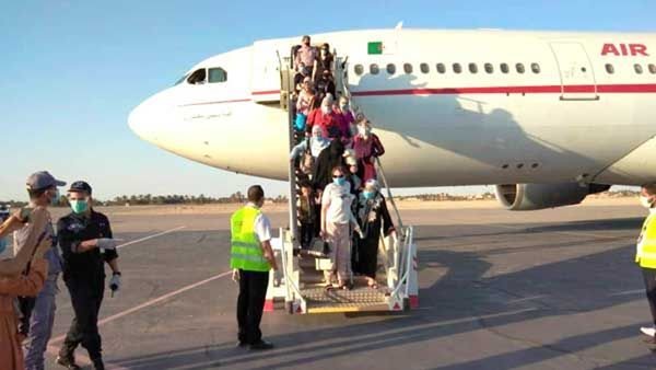 الجزائر: إجلاء الطلبة الجزائريين المرحلين من كندا العالقين في المغرب، و300 طالب بروسيا يناشدون السلطات بإنهاء معاناتهم وإعادتهم إلى بلدهم