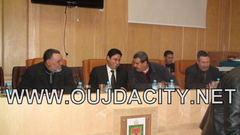 وجدة : عمرحجيرة يترأس أول اجتماع للجنة المساواة وتكافؤ الفرص ـ بالصوت والصورة ـ