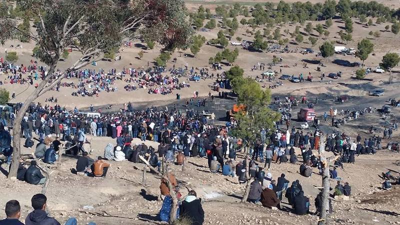 مدينة جرادة …في موكب رهيب ومسيرة غاضبة ساكنة المدينة تتضامن مع شهداء الخبز الأسود