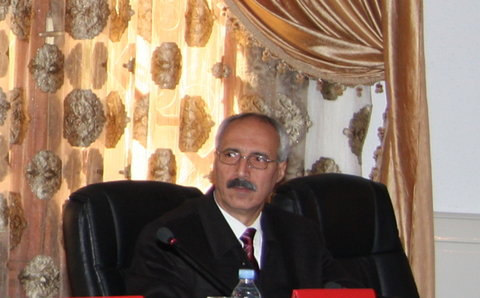 محمدالعبداللوي رئيس المجلس الاقليمي لجرادة في تصريح بخصوص اغلاق مكتب الجزيرة بالمغرب