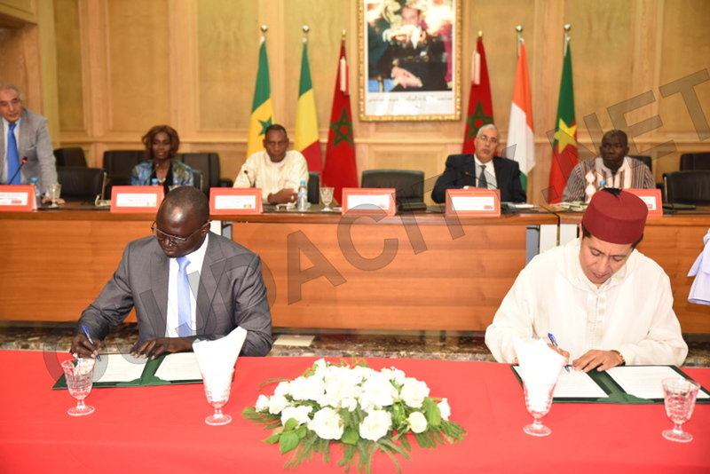 VIDEO السيد عبد النبي بعوي رئيس جهة الشرق يوقع اربع اتفاقيات شراكة مع جهات افريقية