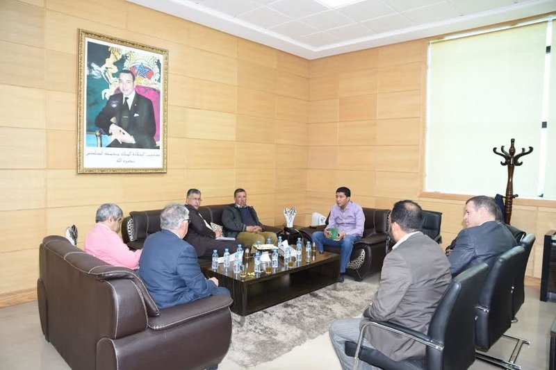 رئيس مجلس جهة الشرق يجتمع مع رؤساء الجماعات القروية بعمالة وجدة أنجاد