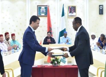 Partenariat stratégique maroco-nigérian : le Roi du Maroc et le Président du Nigeria signent un méga-projet de réalisation d’un gazoduc régional