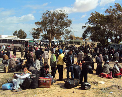 Les organisations humanitaires doivent secourir,assister les libyiens et les ressortissants étrangers coincés,bloqués réfugiés quittant la libye