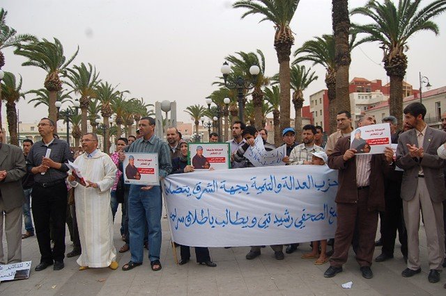 العدالة والتنمية بجهة الشرق يندد بالإرهاب ويطالب بالإفراج عن رشيد نيني