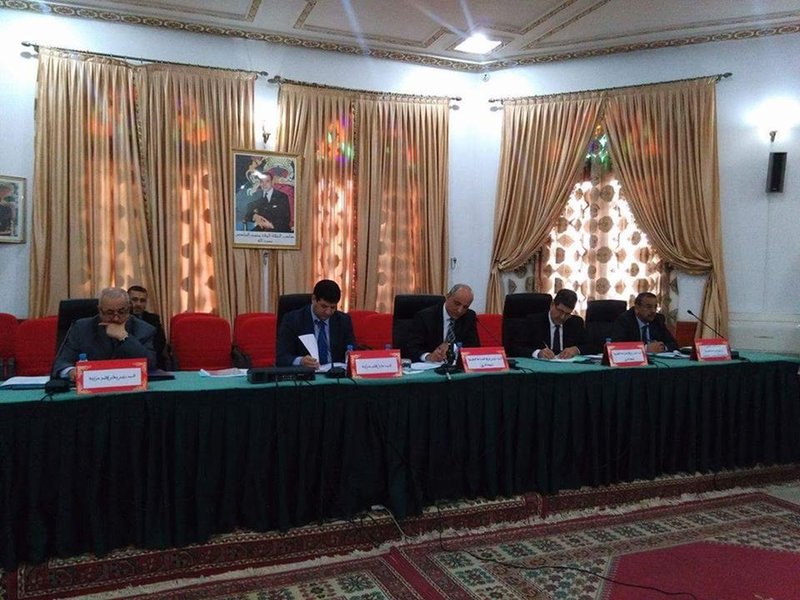 ادريس بوجوالة رئيس غرفة الصناعة التقليدية لجهة الشرق والأستاذ مبروك ثابت عامل صاحب الجلالة على اقليم جرادة يترأسان دورة اكتوبر 2016 بعمالة جرادةVIDEOS