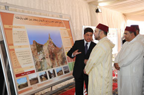 S.M. le Roi préside la signature de conventions de mise à niveau de cinq villes dans la province de Nador d’un coût de 850MDH