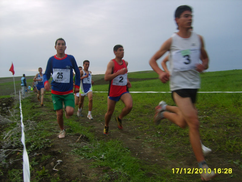 تلاميذ وتلميذات المؤسسات التعليمية بنيابة تاونات تحقق نتائج ايجابية في البطولة الجهوية للعدو الريفي المدرسي