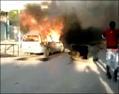 الاحتجاجات الاجتماعية بسيدي بوزيد في تونس تدخل يومها السابع، ومسيرات تضامن في باريس ولندن لدعم مطالب المتظاهرين.