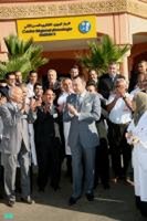 وجدة 05 – 10- 2006 : صاحب الجلالة يدشن مركزا جهويا للأنكولوجيا ومركبا لإيواء مرضى المركز