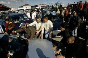 آلاف المغاربة محاصرون في ميناء الجزيرة الخضراء