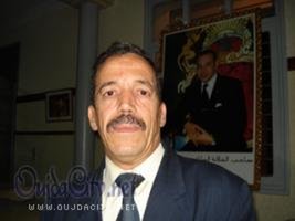 تحت الدف ( 7 ) الفضولي الذي قطع لسانه