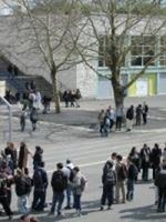 الإدارة التــربوية بين التسيير المستبد والتدبير التشاركي